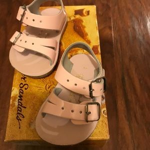 Sea wees saltwater sandals Sz 0 pink